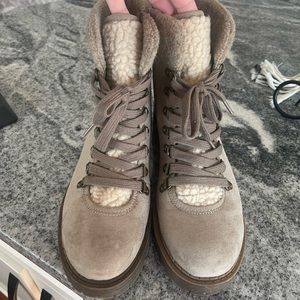 Crown Vintage lace up boot, also has zipper at the ankle, size 8.5 women’s.